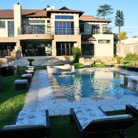 Africa Paradise - Or Tambo Airport Boutique Hotel Бенони Екстериор снимка