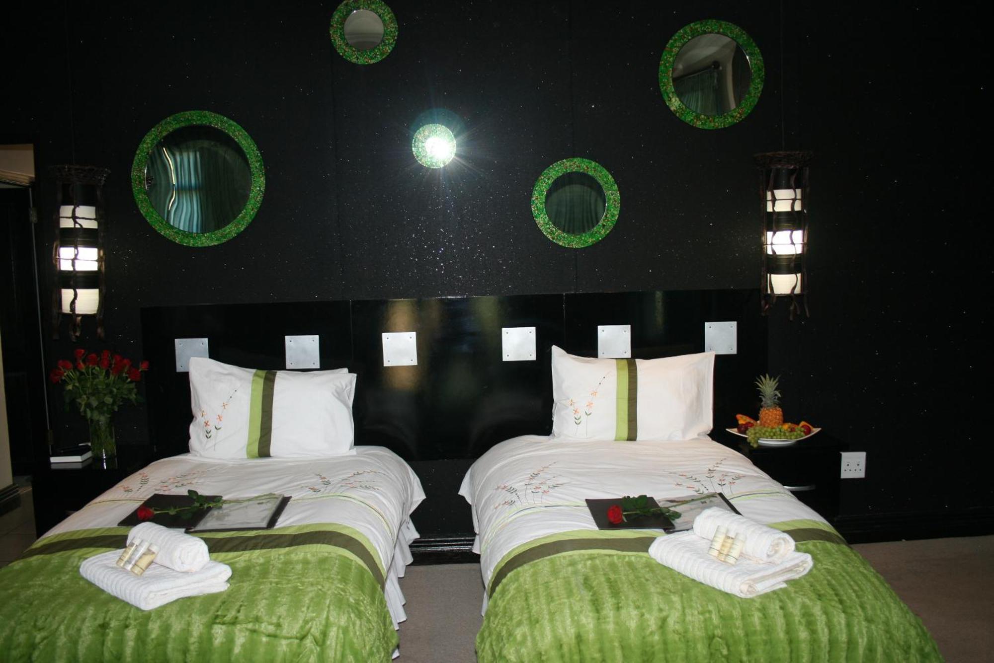 Africa Paradise - Or Tambo Airport Boutique Hotel Бенони Екстериор снимка