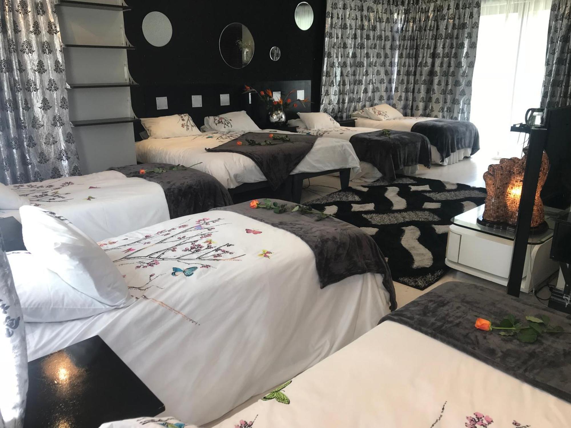 Africa Paradise - Or Tambo Airport Boutique Hotel Бенони Стая снимка